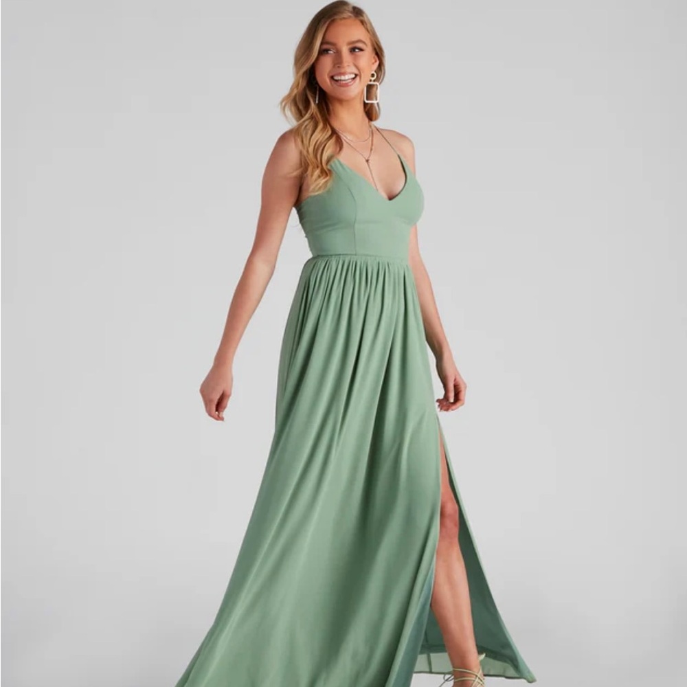 Green Shailene Lace Back Chiffon Formal Dress